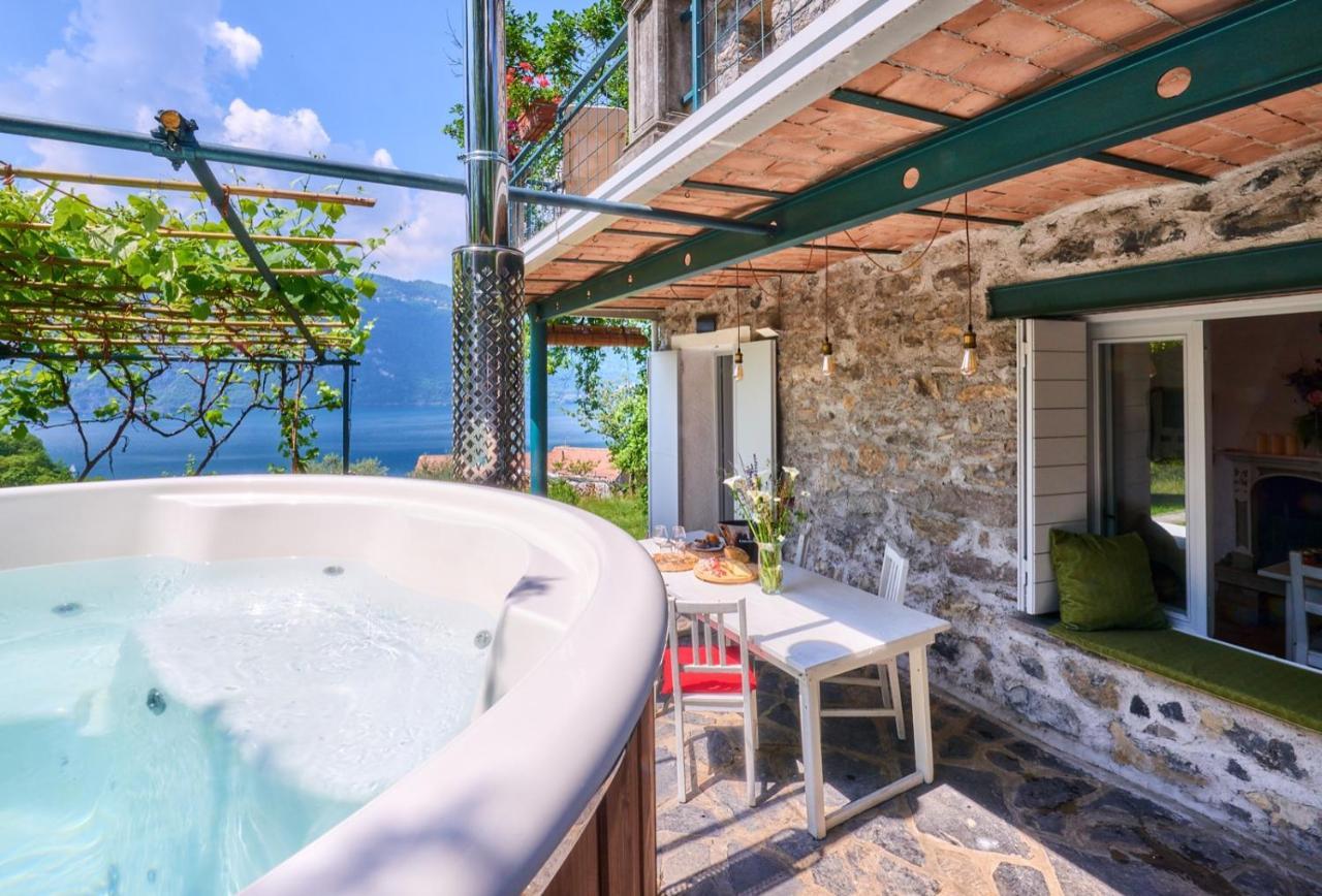 La Casetta Nel Bosco - Hot Tube And Sauna Lierna Exterior photo