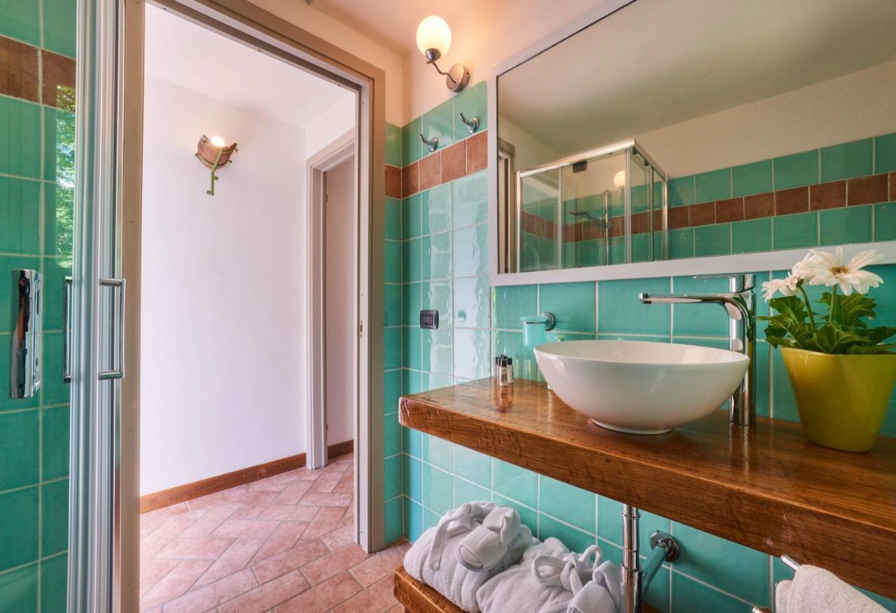 La Casetta Nel Bosco - Hot Tube And Sauna Lierna Exterior photo